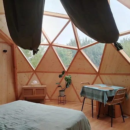 Camping Les Domes De Draeck *