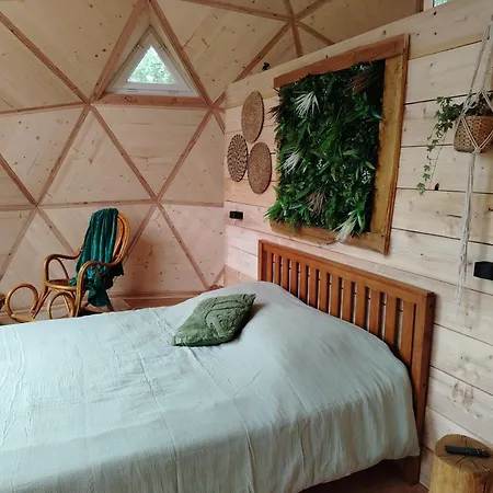 Les Domes De Draeck אתר קמפינג