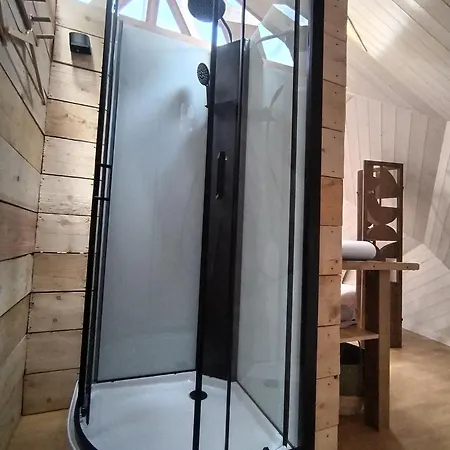 אתר קמפינג Les Domes De Draeck Zutkerque