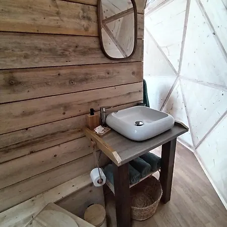 Les Domes De Draeck אתר קמפינג Zutkerque